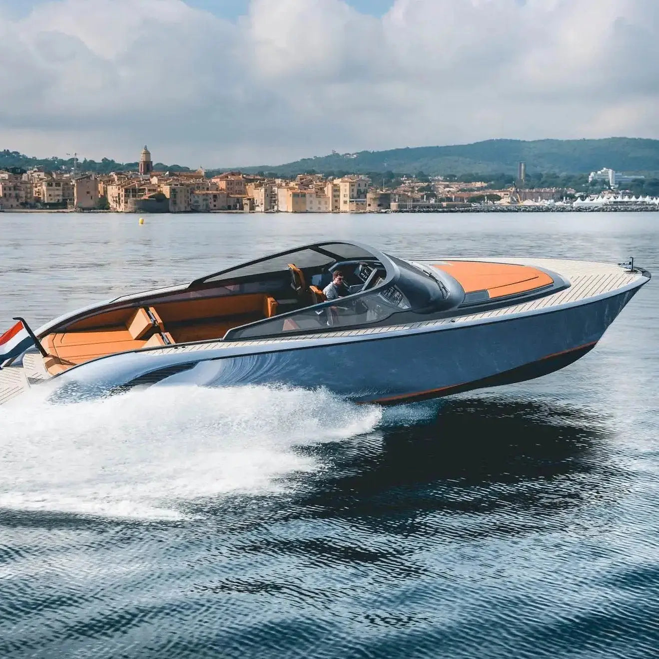 The New Wajer 44: Best Of Both Worlds - Wonders of Luxury