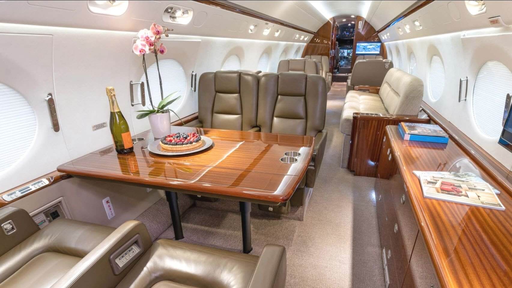 2015 GULFSTREAM G550 - Heavy Jet Wonders of Luxury - Private Jet