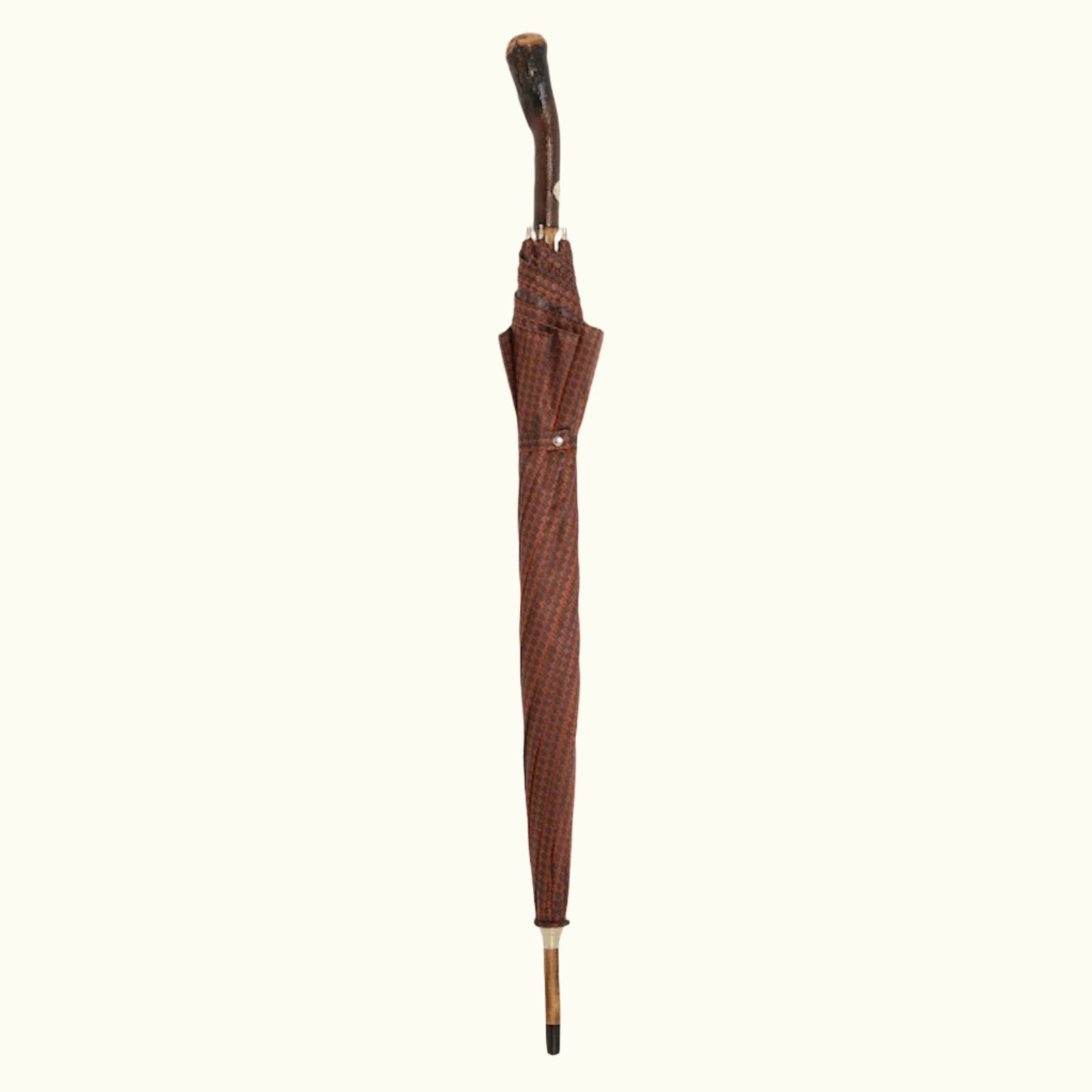 Umbrella with Straight Continuous Stick in Chestnut