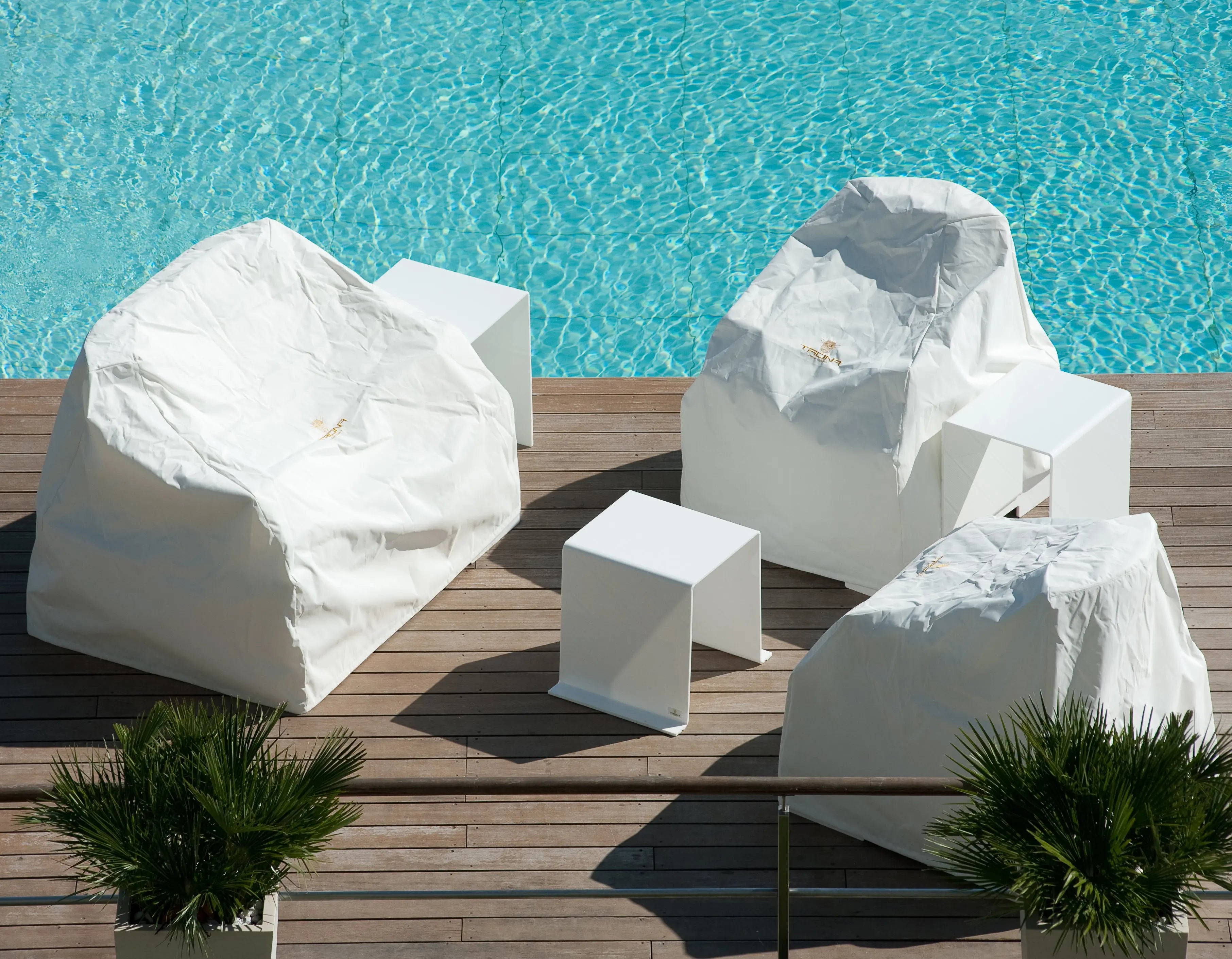 Trona Floating Armchair